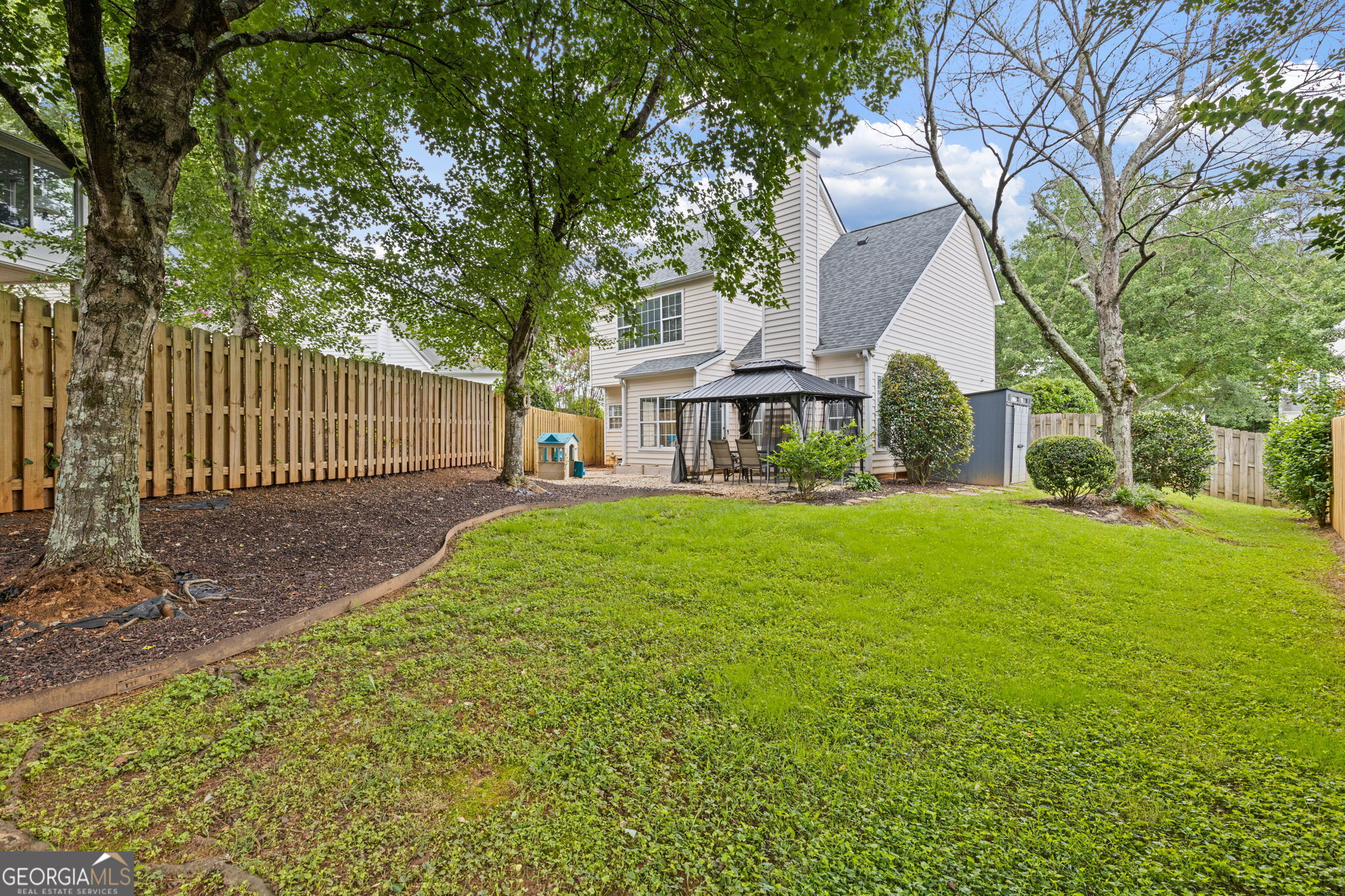 2034 Crestview Way