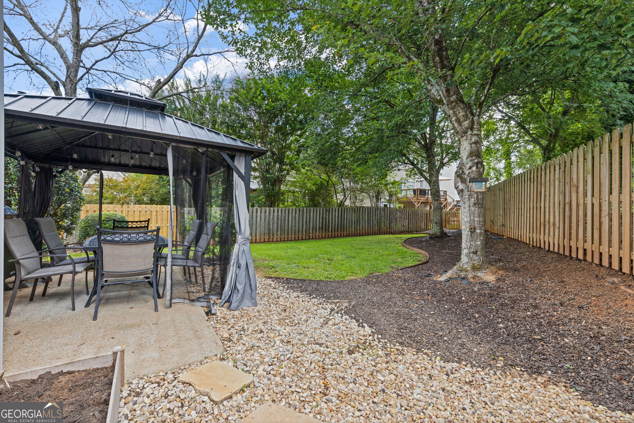 2034 Crestview Way