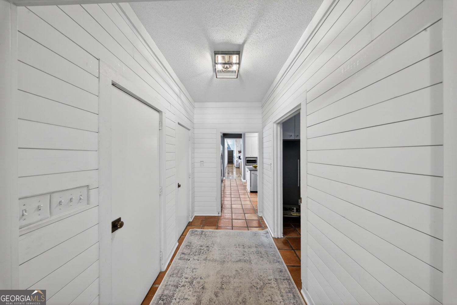 20 Cherokee Road