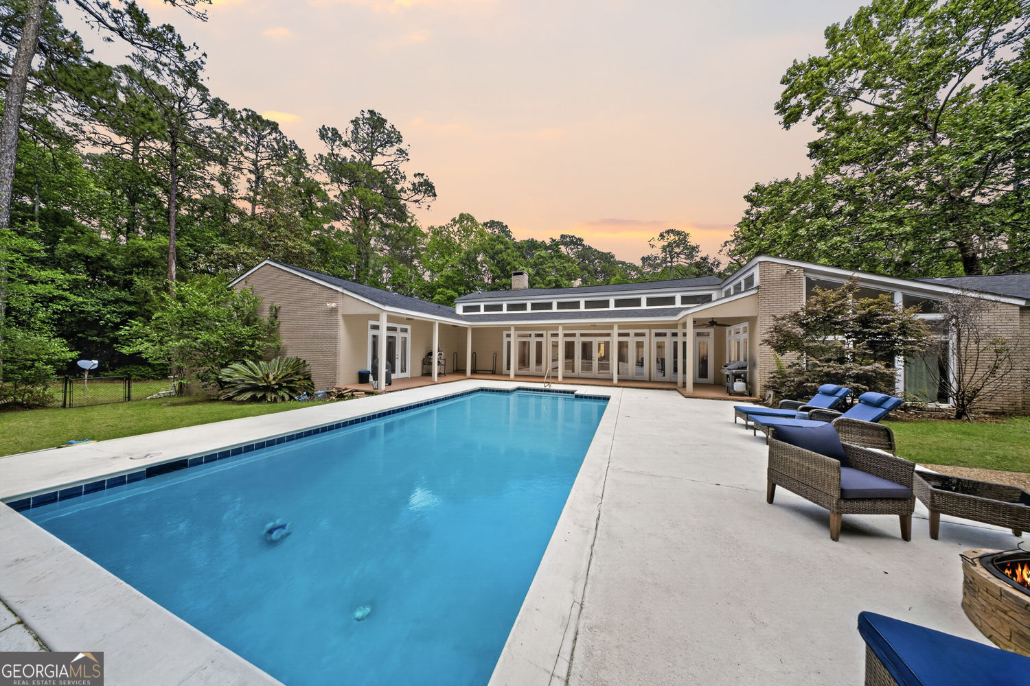 20 Cherokee Road