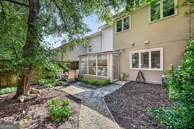 1158 Brookhaven Woods Court NE