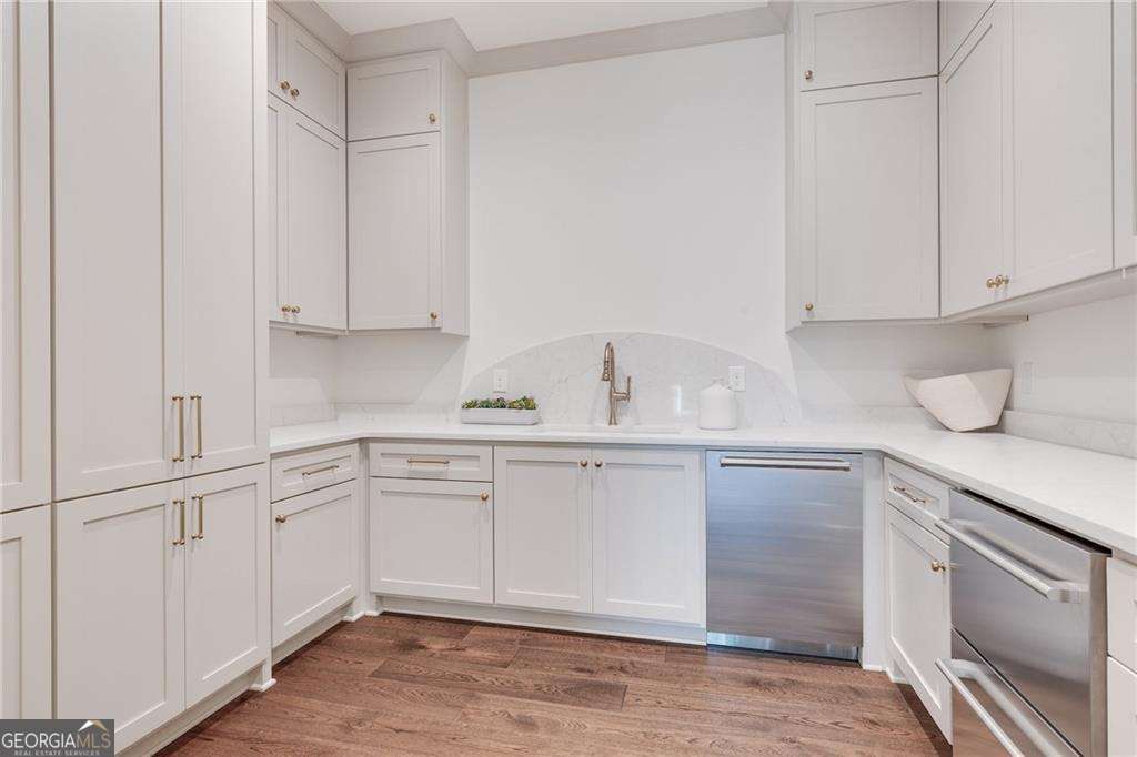 228 Thomas Circle