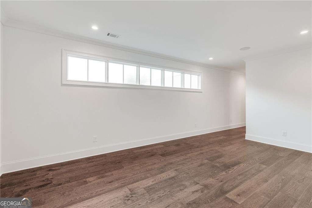228 Thomas Circle