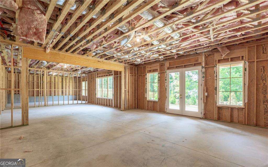 228 Thomas Circle