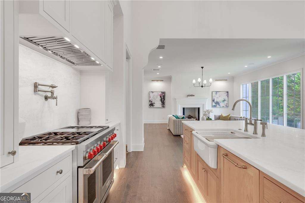 228 Thomas Circle