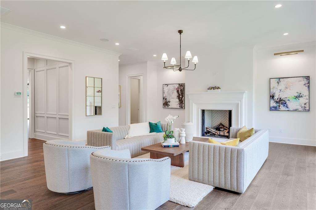 228 Thomas Circle