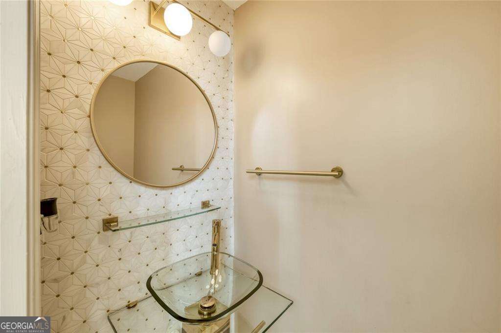 1595 Watercove Lane