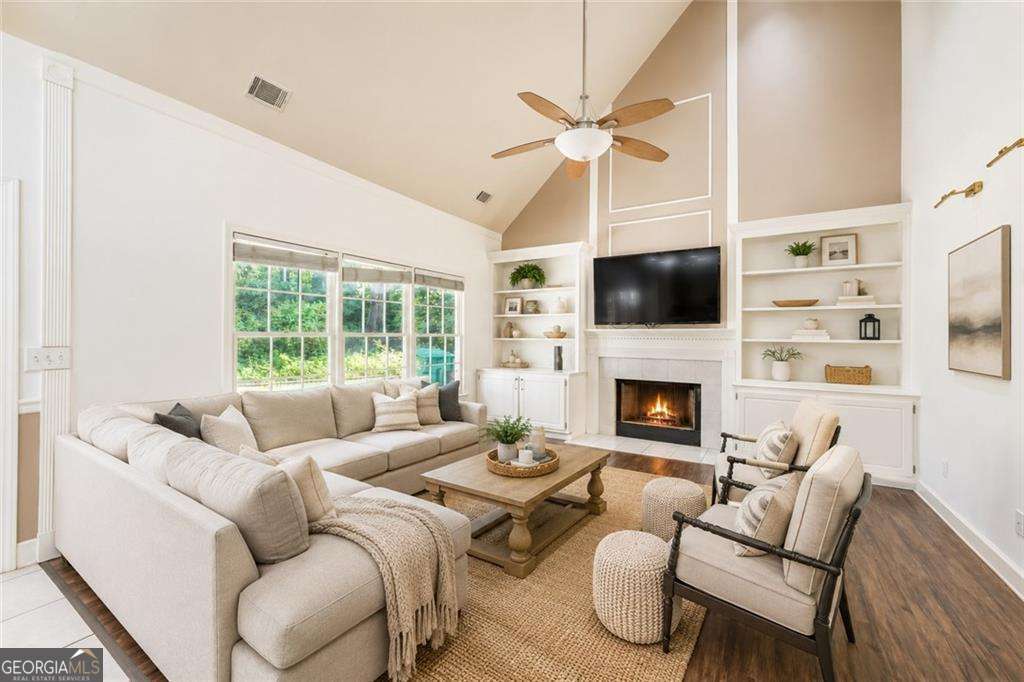 1595 Watercove Lane
