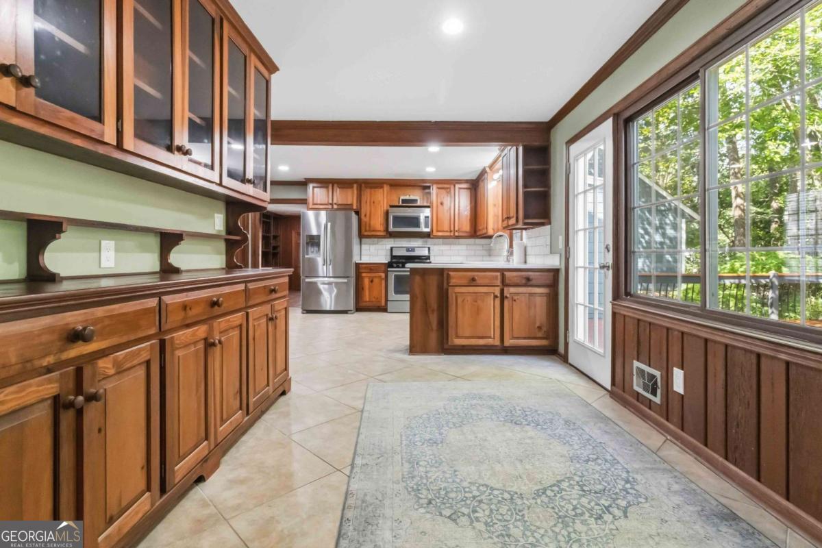 1367 Lansdowne Court SW