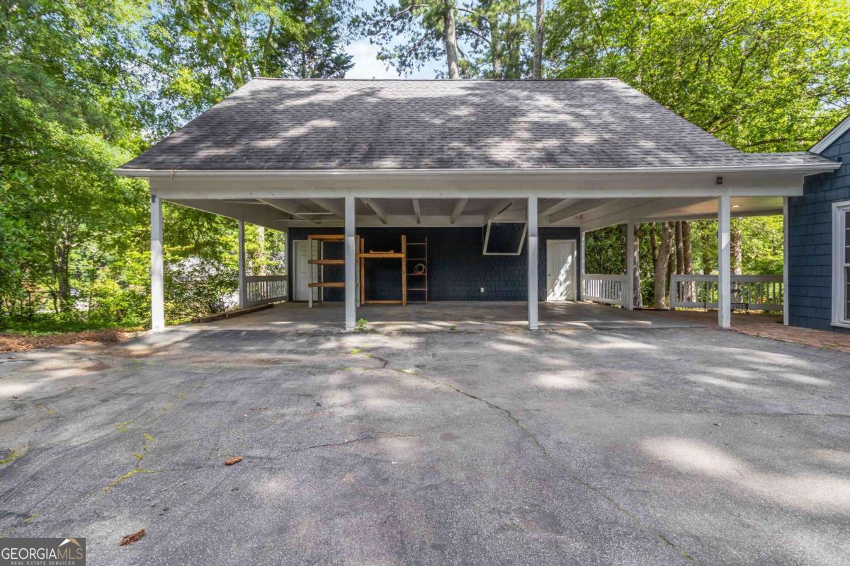1367 Lansdowne Court SW