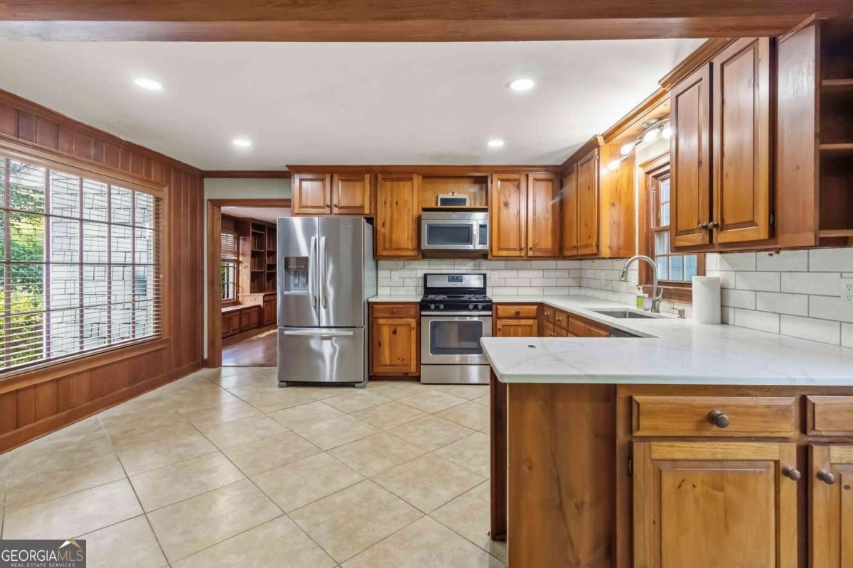 1367 Lansdowne Court SW