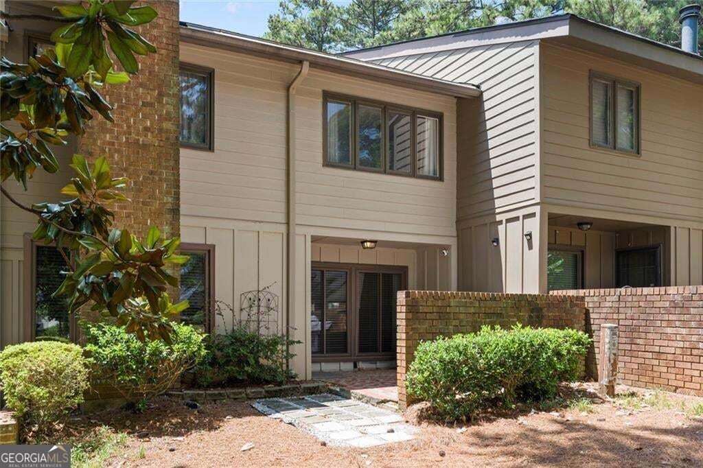 897 Cedar Canyon Square SE