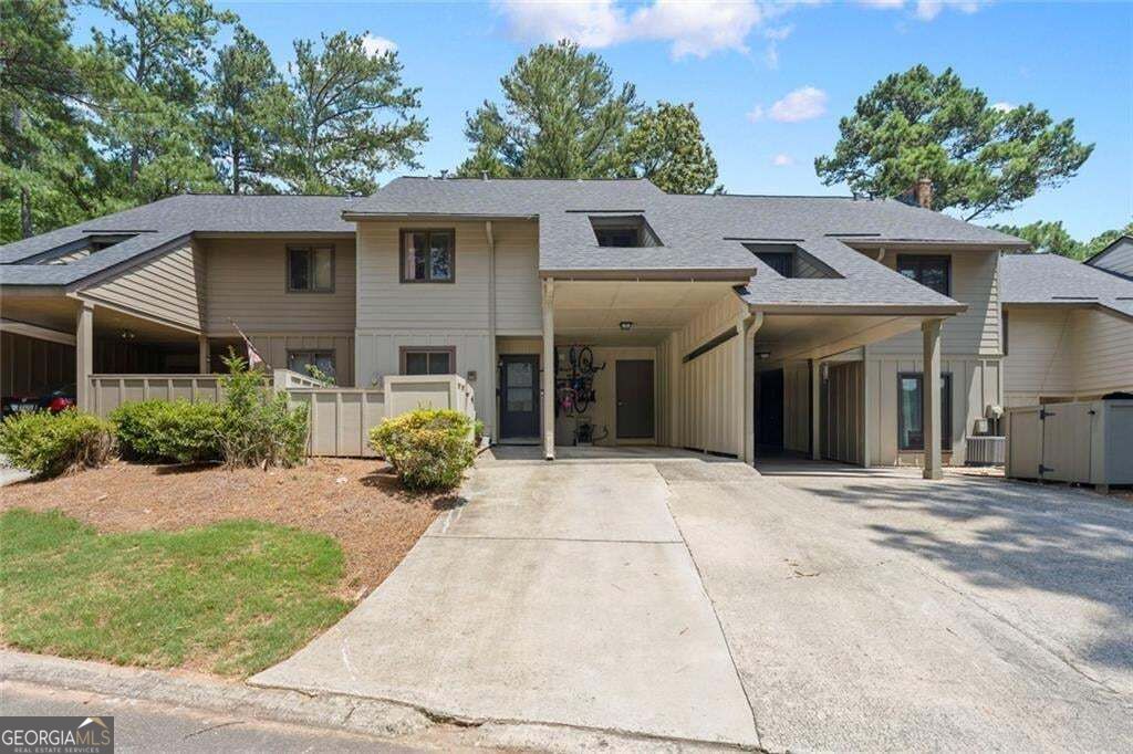 897 Cedar Canyon Square SE
