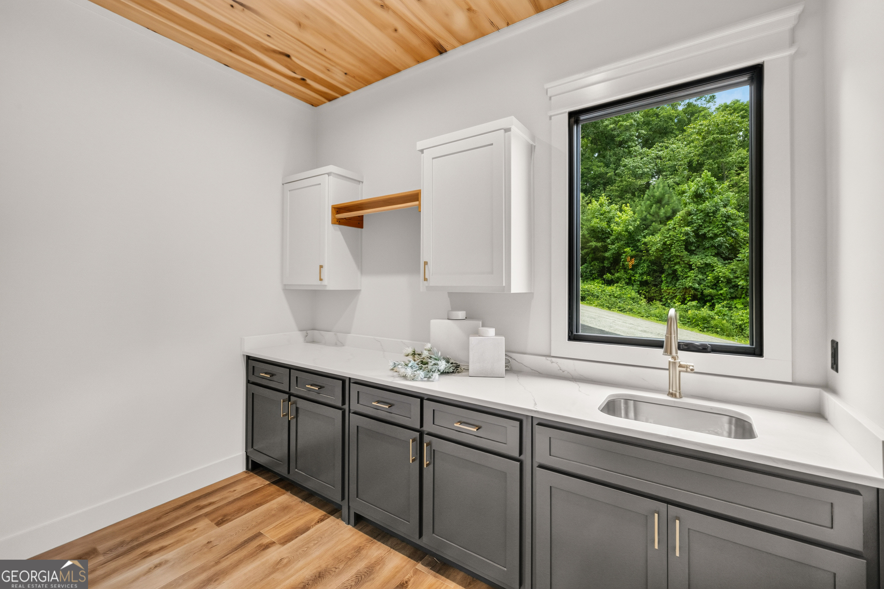 44 Staurolite Mountain Road