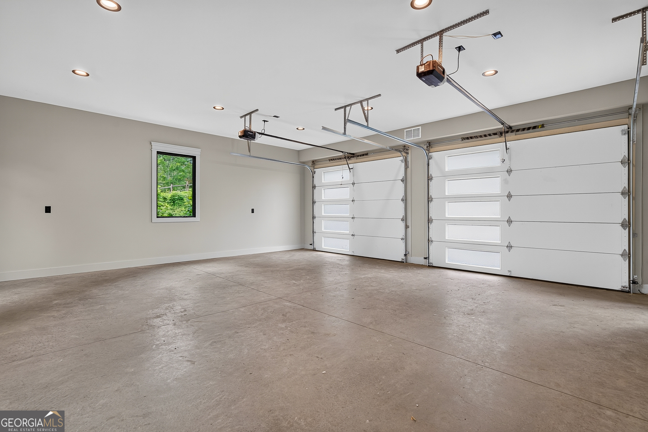 44 Staurolite Mountain Road