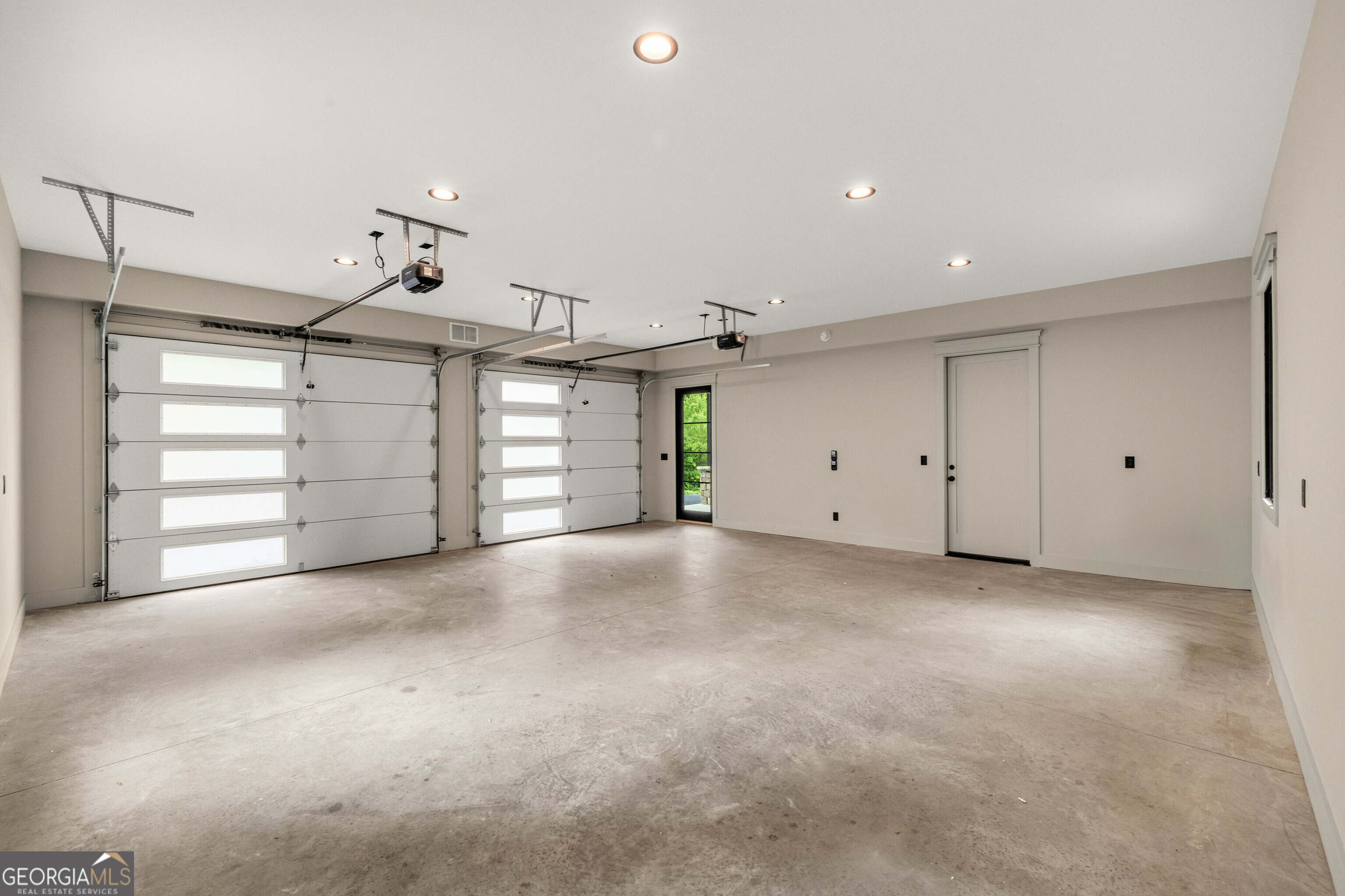 44 Staurolite Mountain Road
