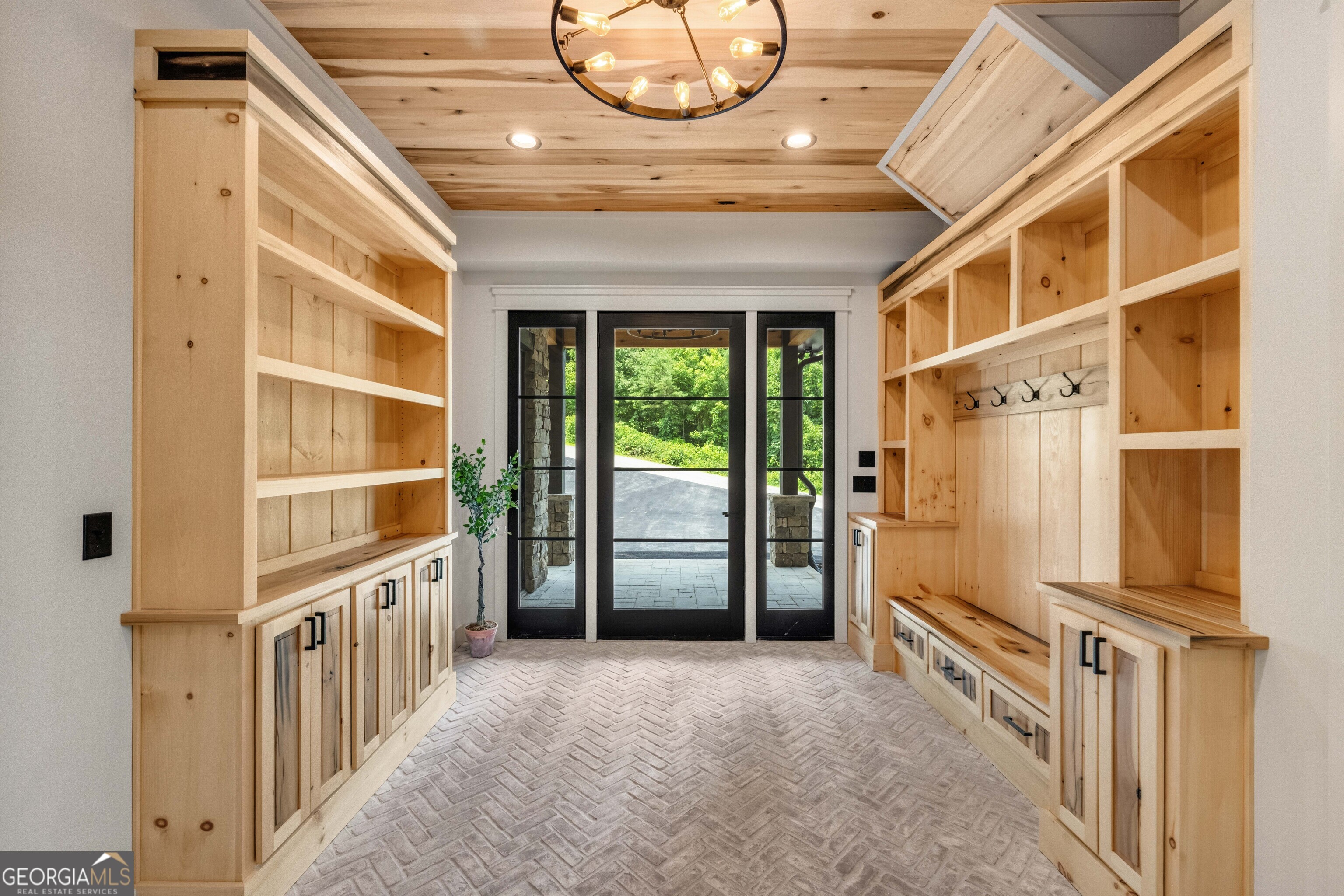 44 Staurolite Mountain Road