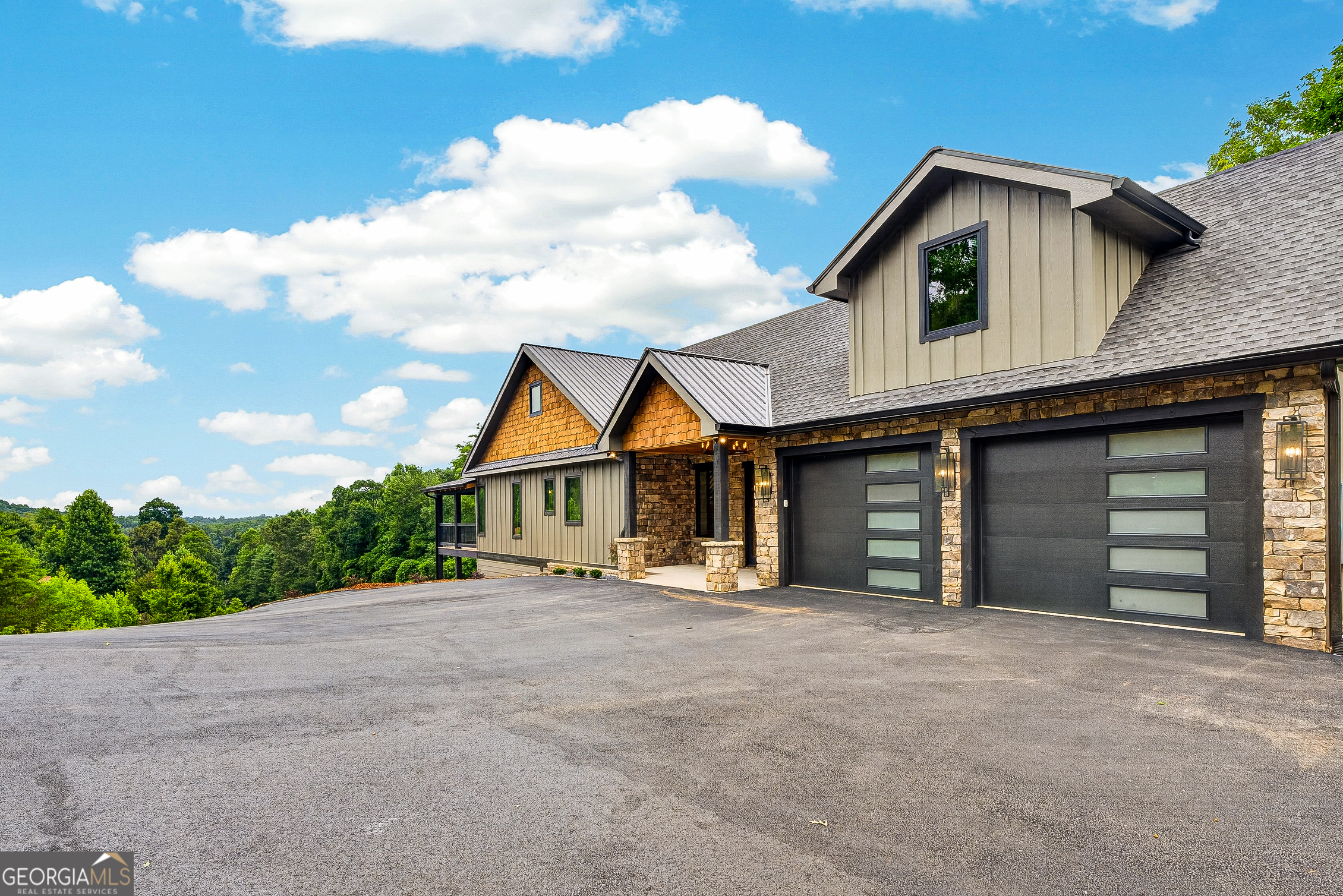 44 Staurolite Mountain Road