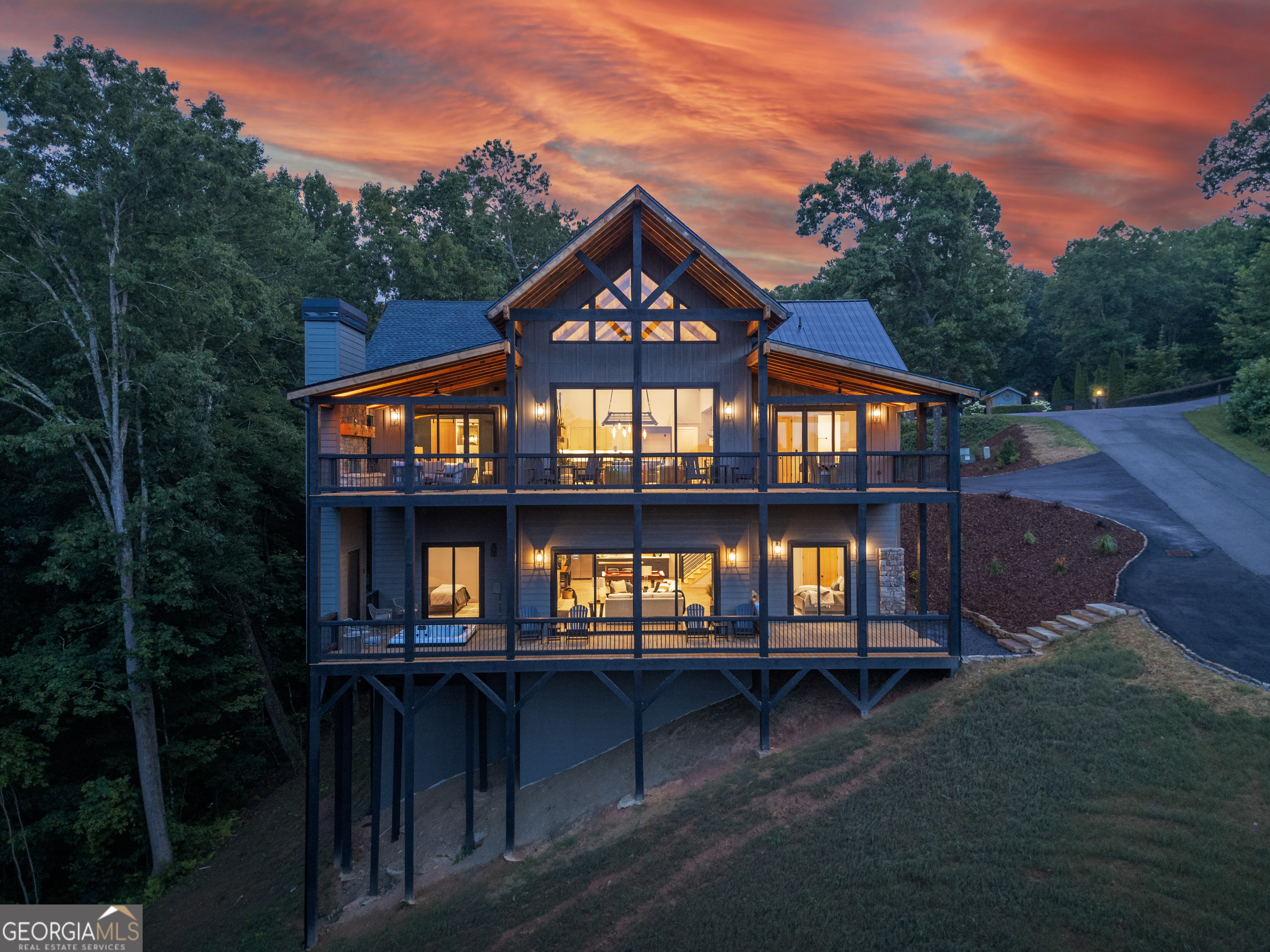 44 Staurolite Mountain Road