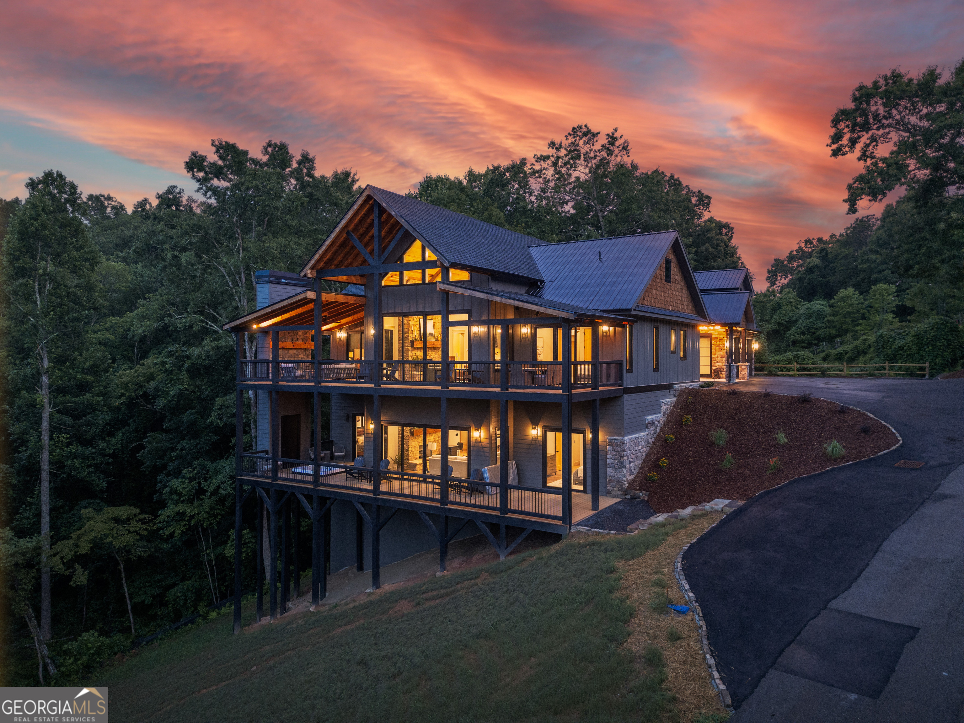 44 Staurolite Mountain Road
