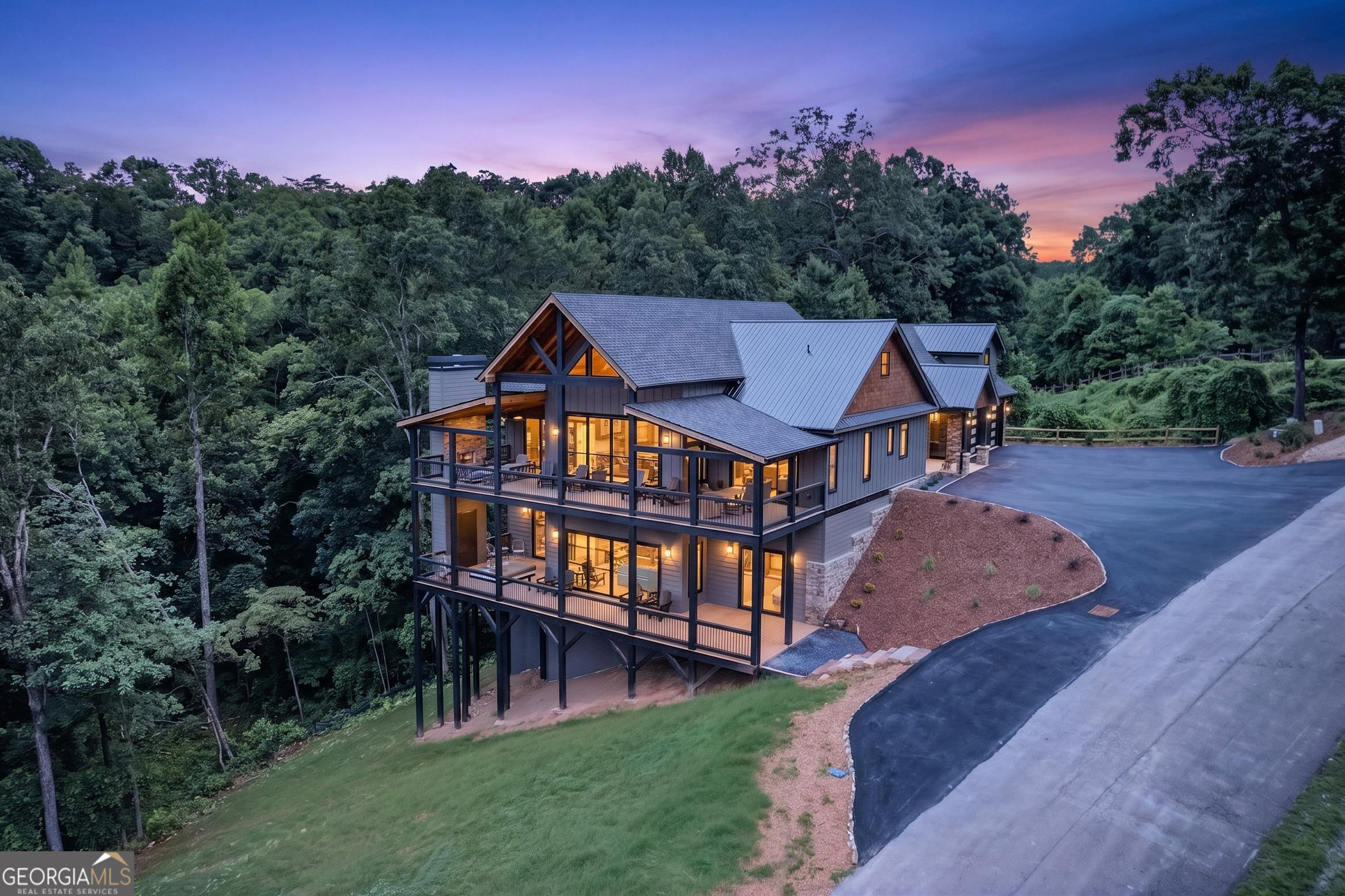 44 Staurolite Mountain Road