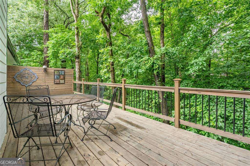 3924 Ashford Dunwood Road NE