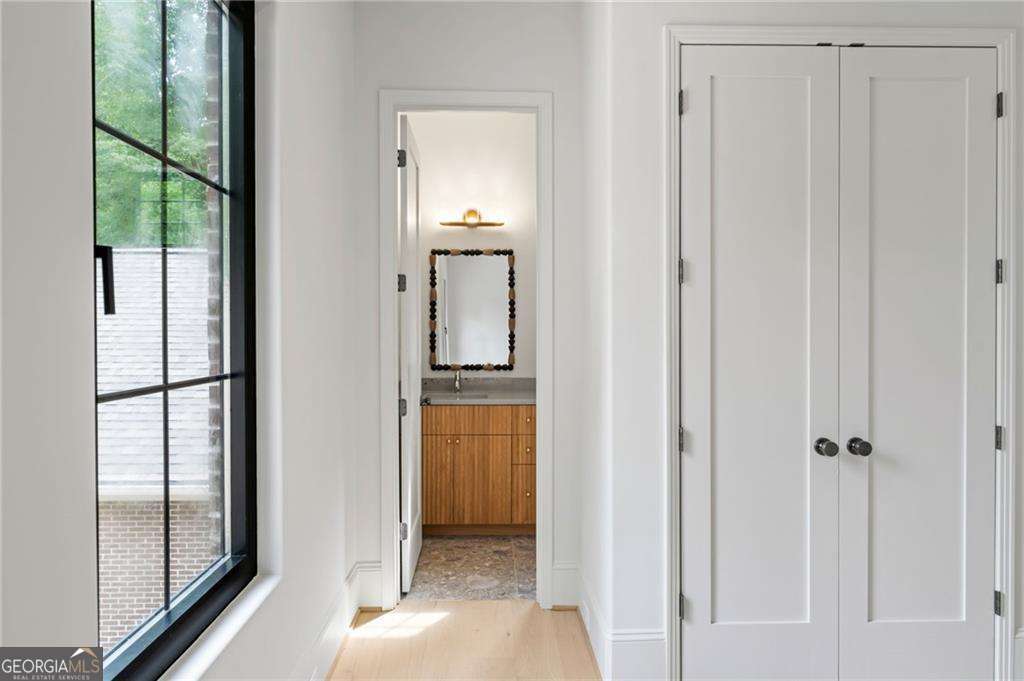 3157 Woodrow Way NE