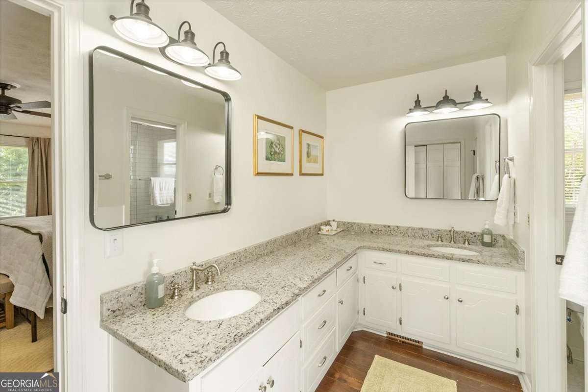 3039 Manor Ridge Drive