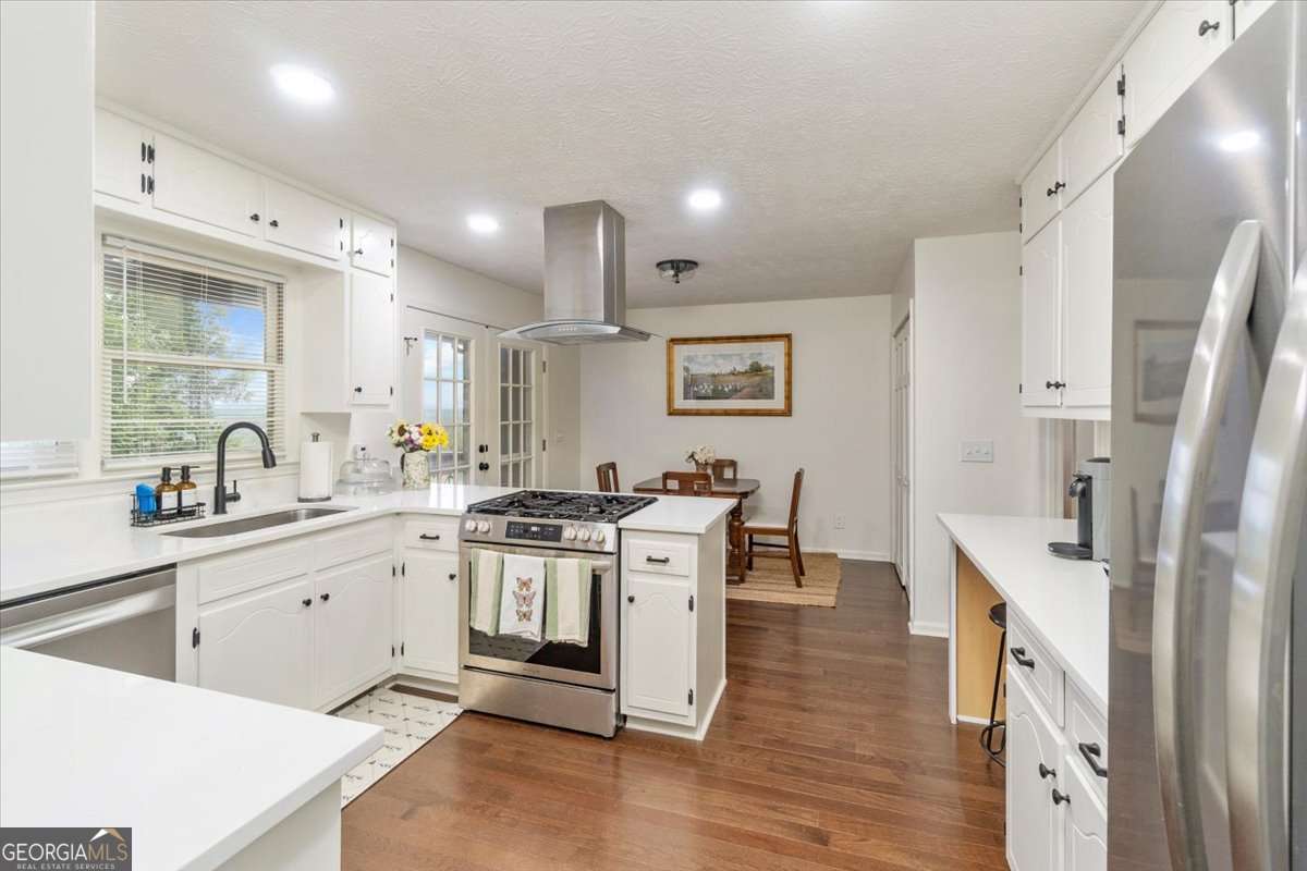 3039 Manor Ridge Drive
