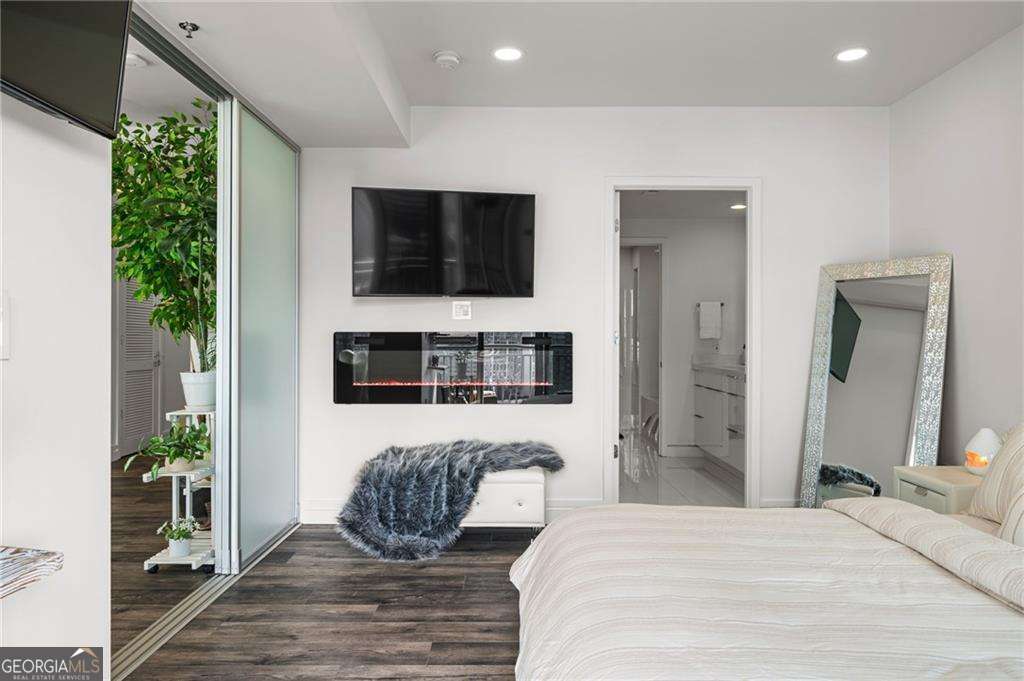 3338 Peachtree Road # 2207