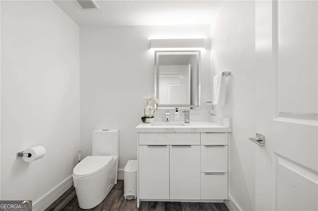 3338 Peachtree Road # 2207