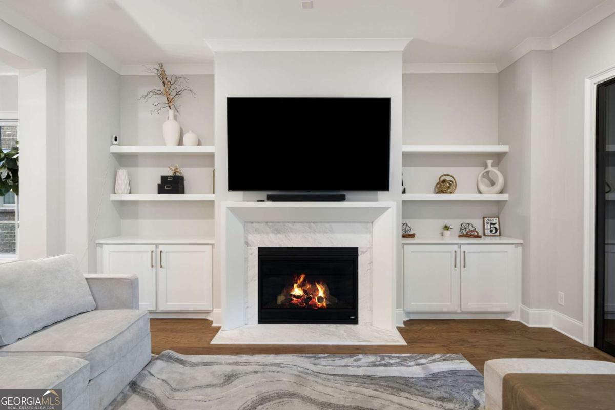 4511 Caroline Walk