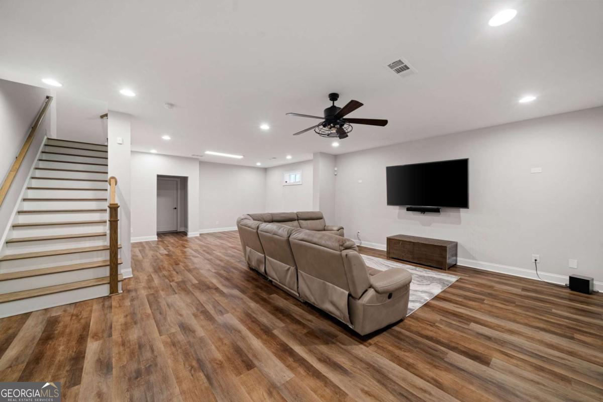 4511 Caroline Walk
