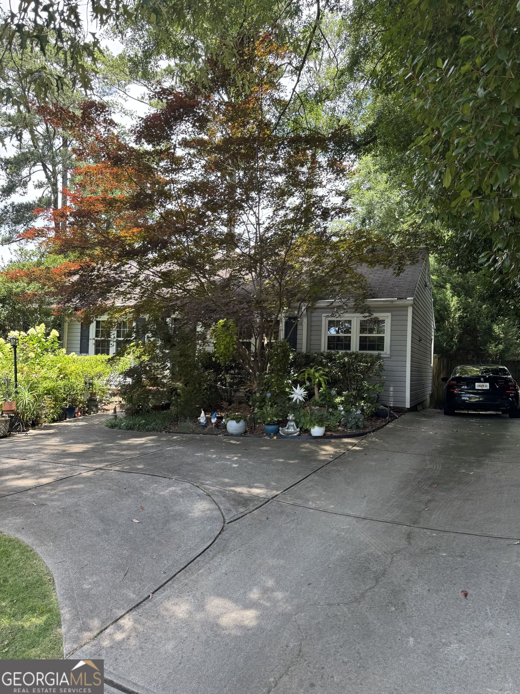 1154 Kingsley Circle NE
