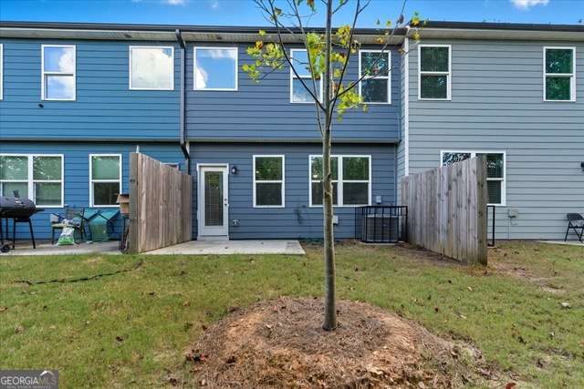 2832 Saratoga Lake View