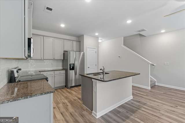 2832 Saratoga Lake View