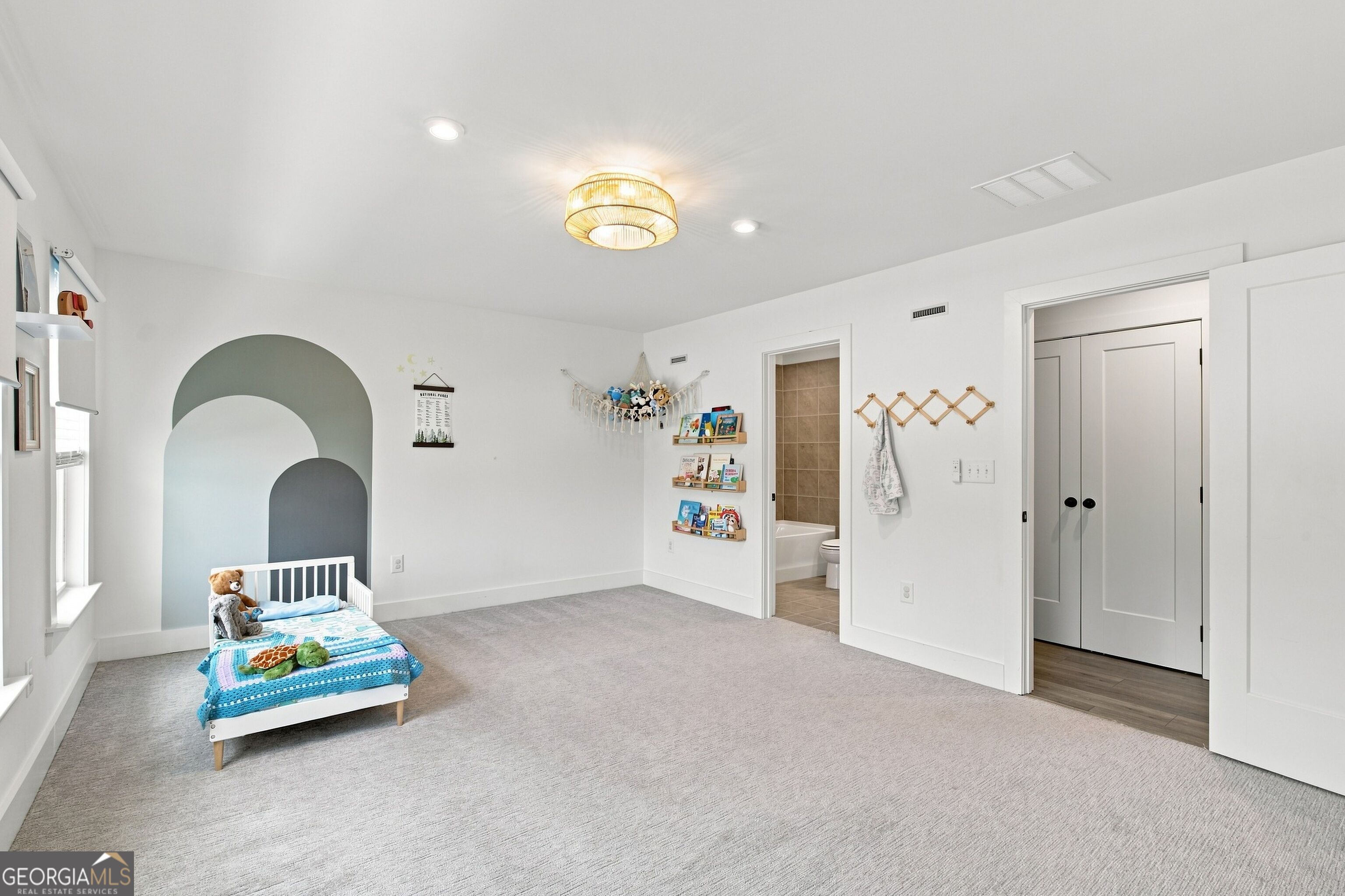 3401 Catalan Alley