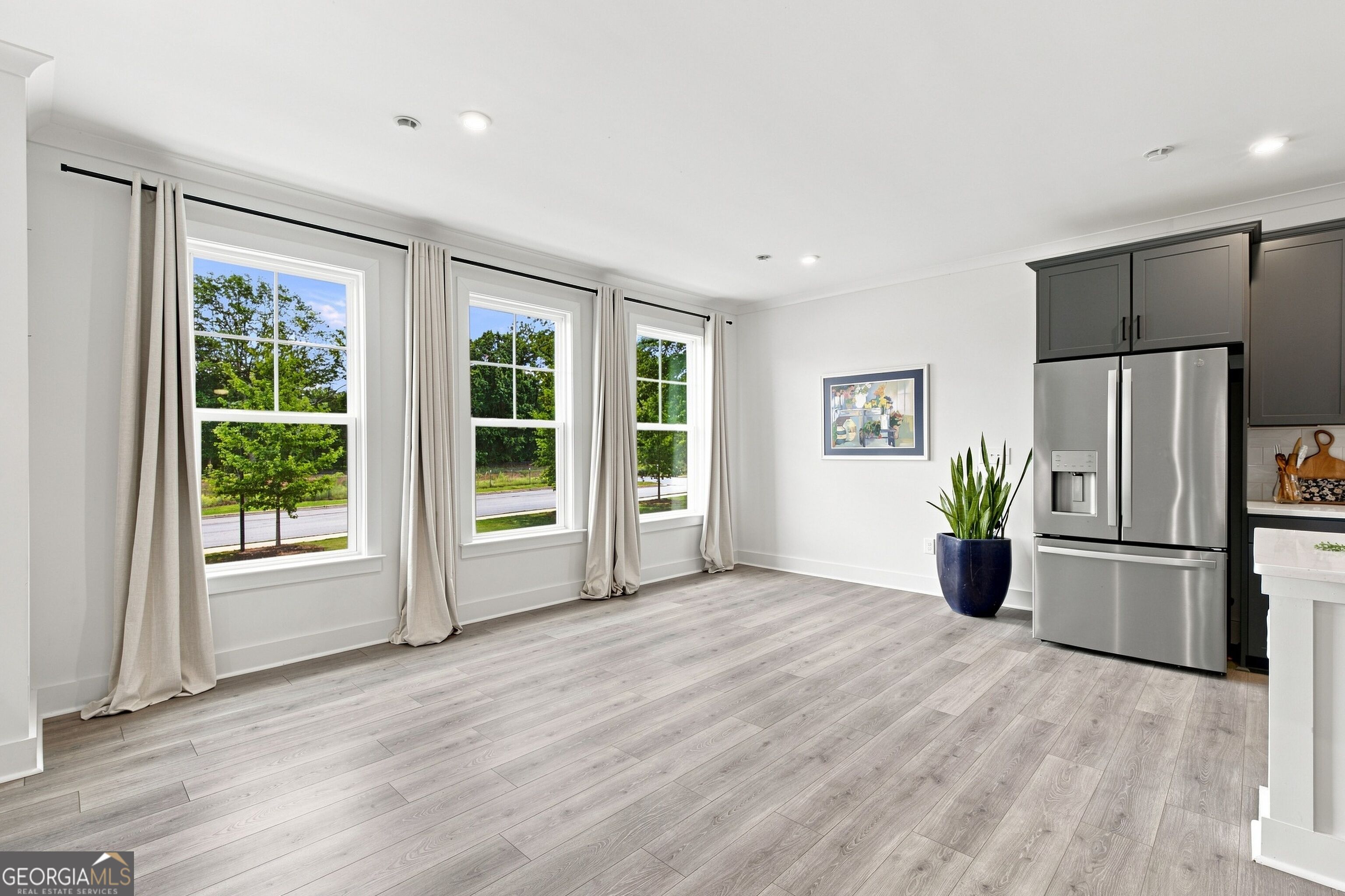 3401 Catalan Alley