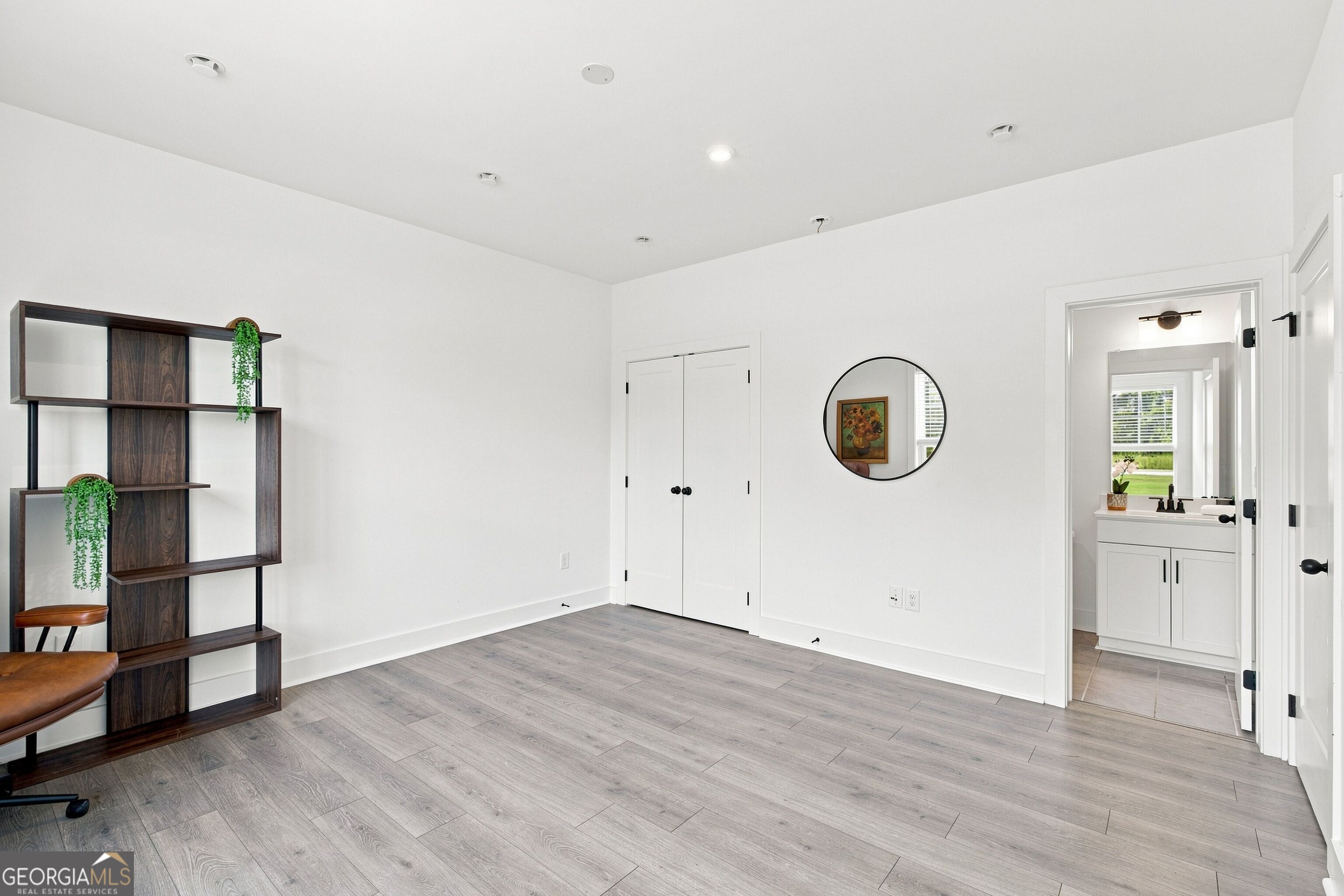 3401 Catalan Alley