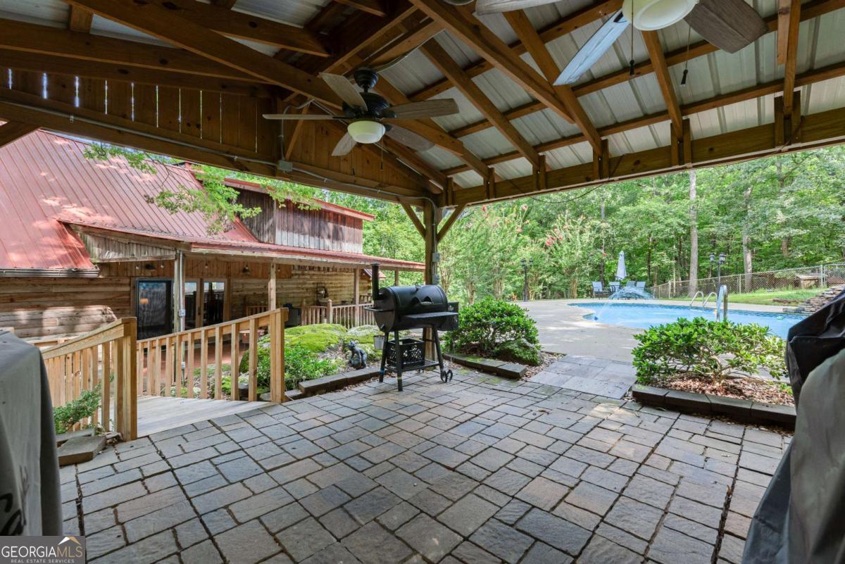 140 J R Road NE