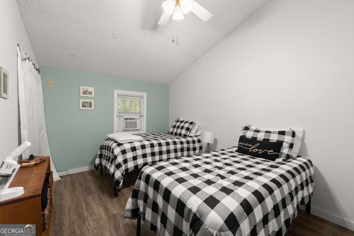 140 J R Road NE