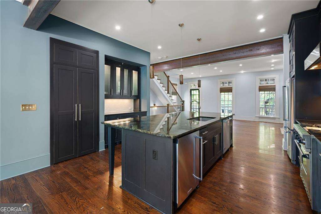 890 Glenwood Park Drive SE
