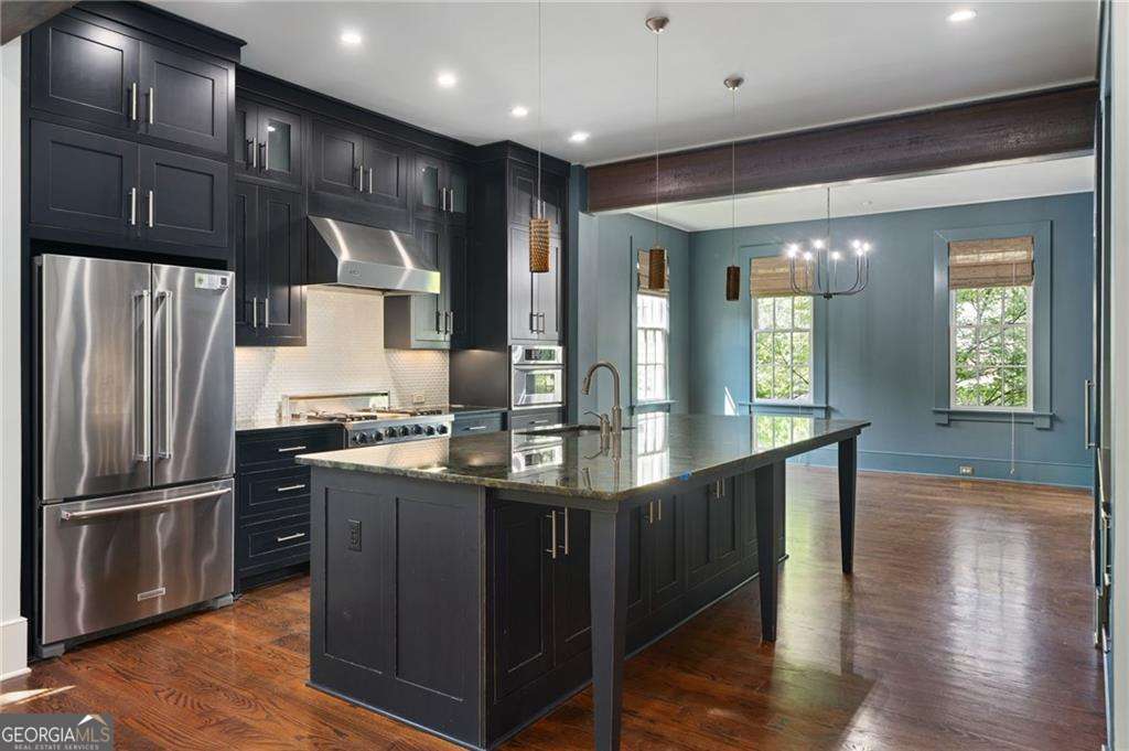 890 Glenwood Park Drive SE