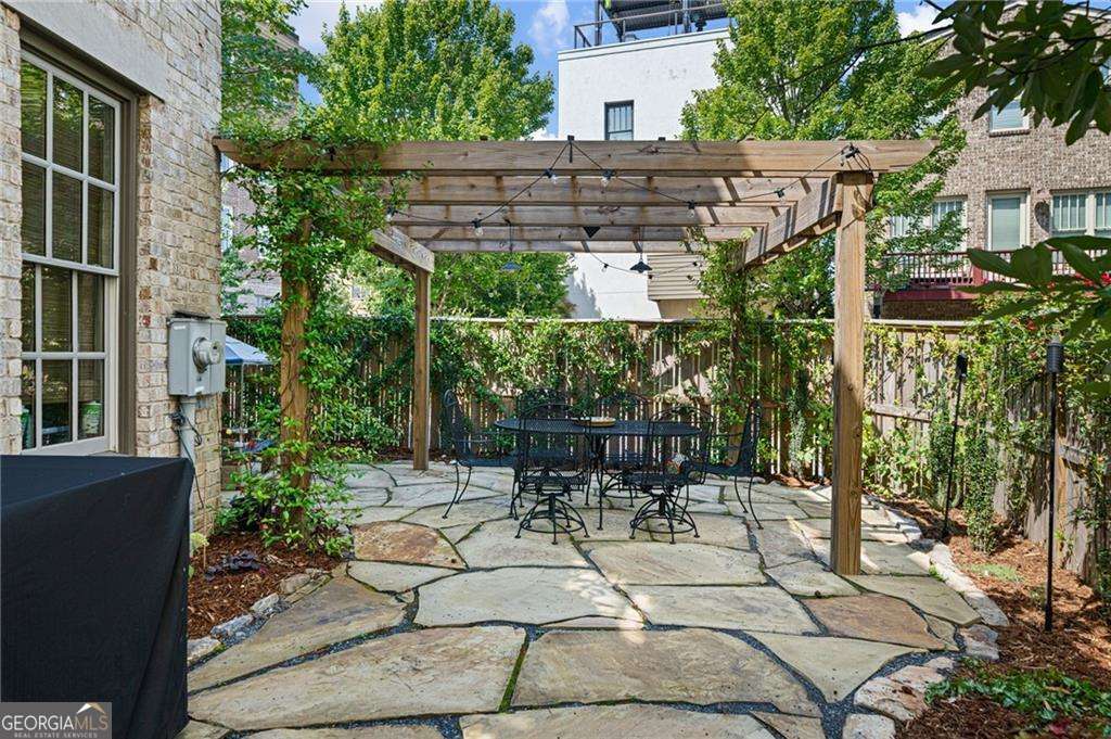 890 Glenwood Park Drive SE