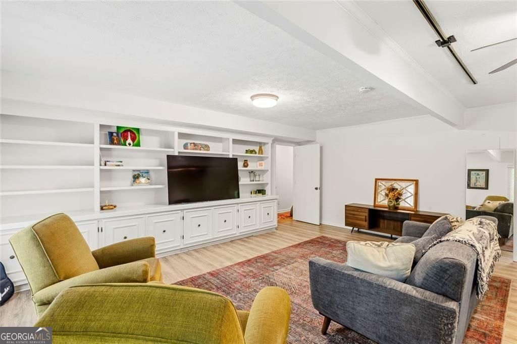 1115 Lake Drive