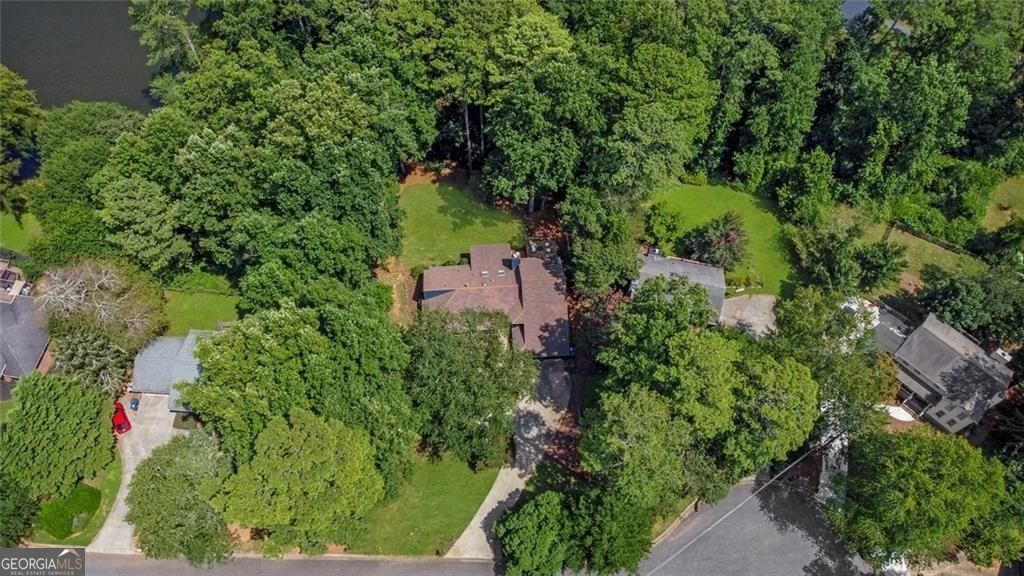 1115 Lake Drive