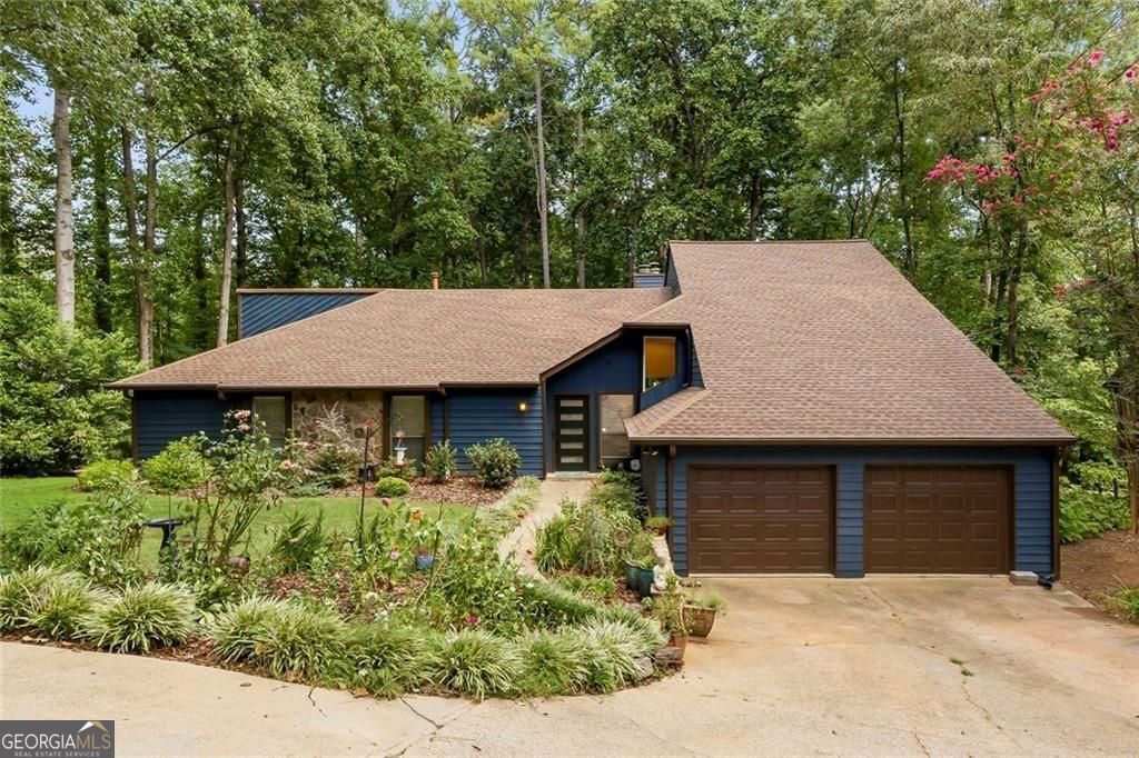 1115 Lake Drive