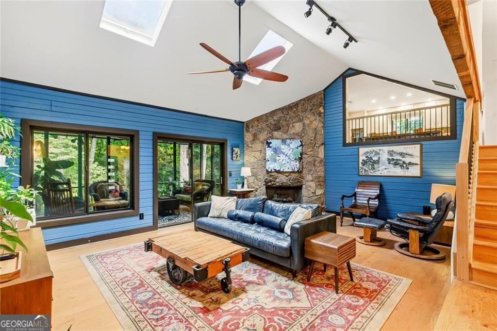 1115 Lake Drive