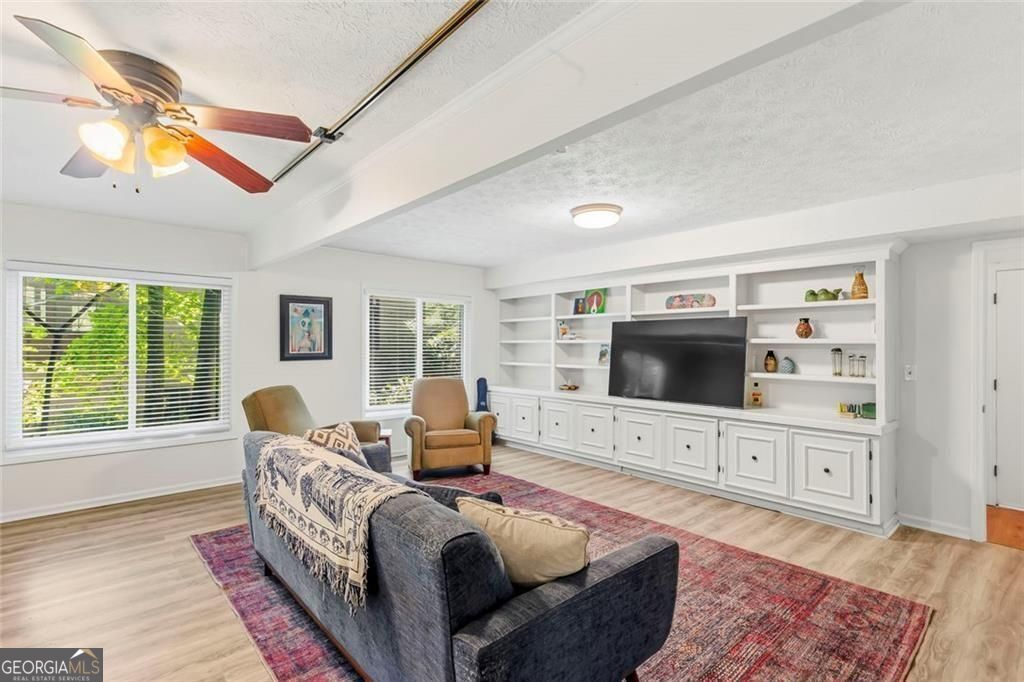 1115 Lake Drive