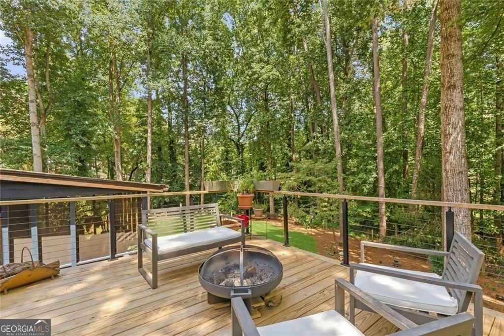 1115 Lake Drive
